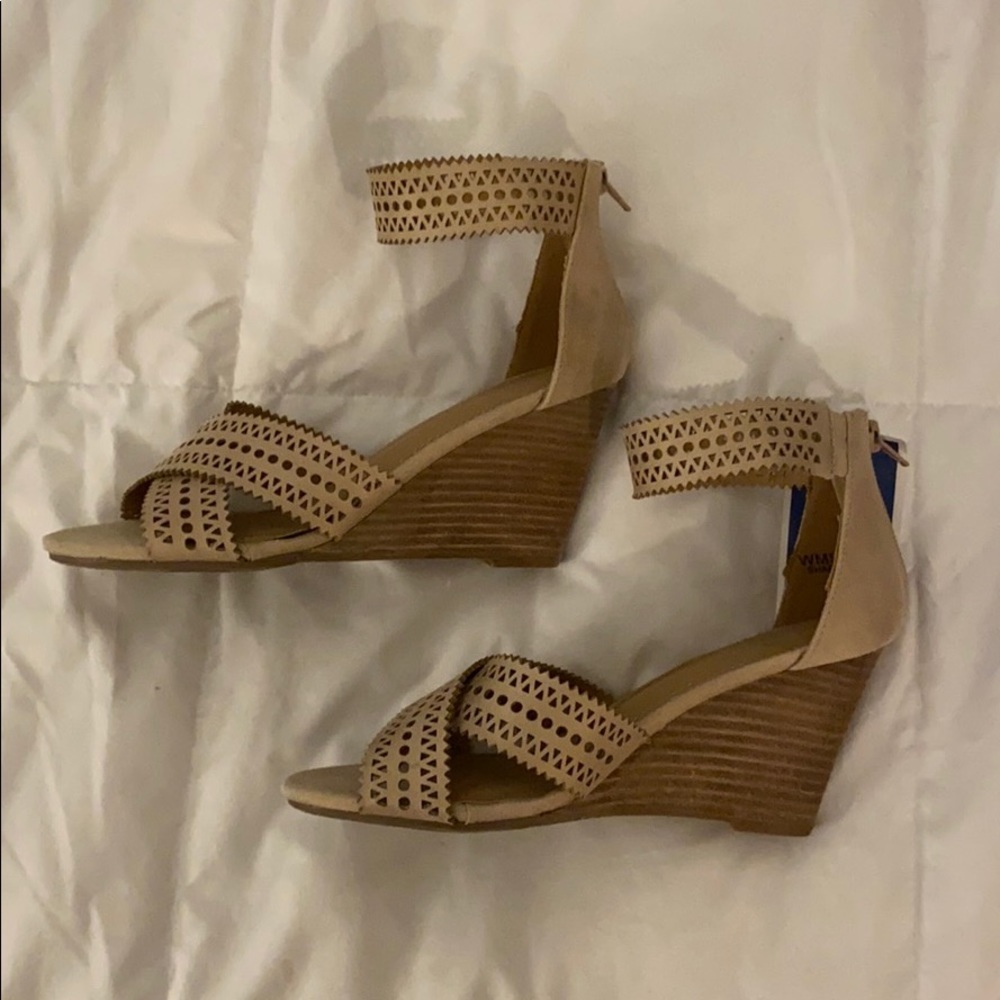 NWT Nude Wedges